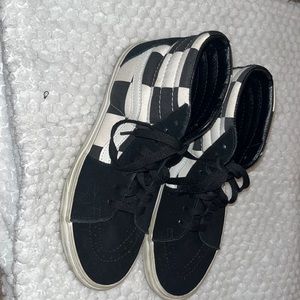 Checkered high top vans 🖤🤍